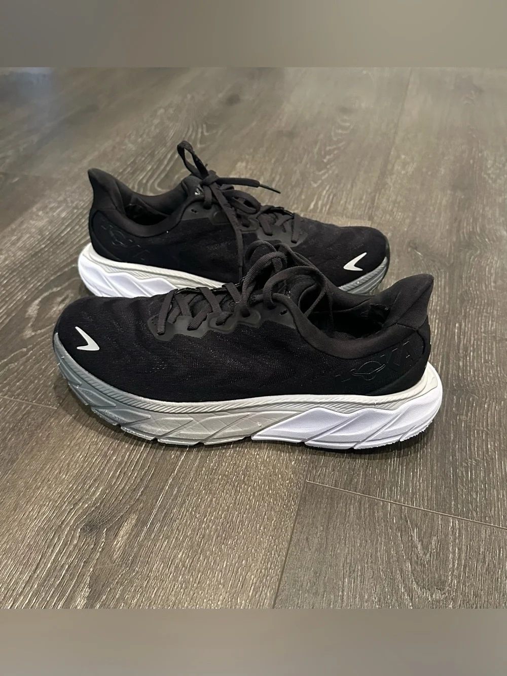 Hoka One One Arahi 6 woman Running athletic comfy sneakers US size 8.5B